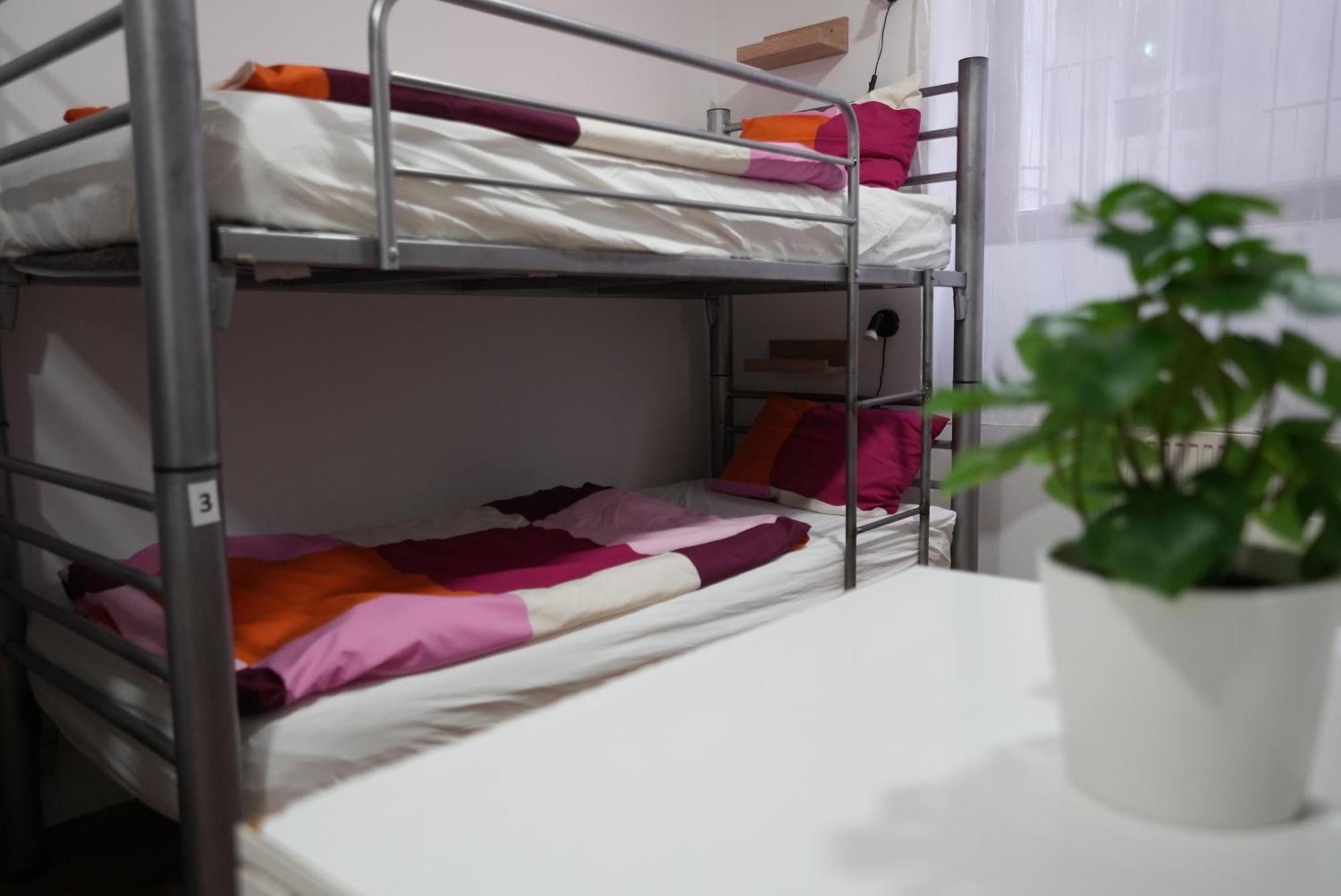 Center Hostel&guest House *